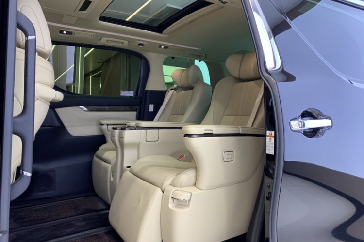 Used Toyota Vellfire 2019 Dual-Engine 2.5L HV Prestige Edition Interior 5