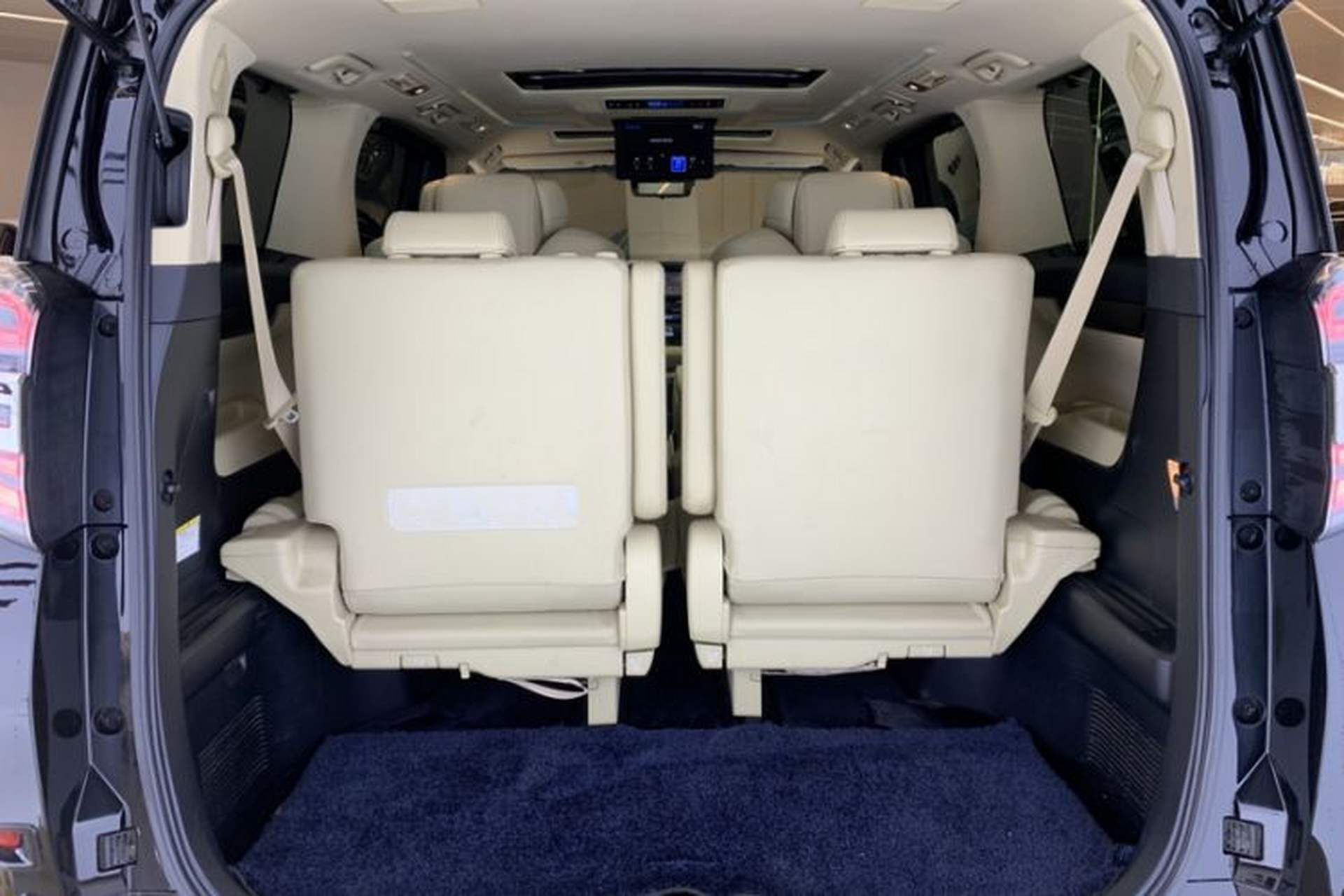 Used Toyota Vellfire 2019 Dual-Engine 2.5L HV Prestige Edition Interior 9