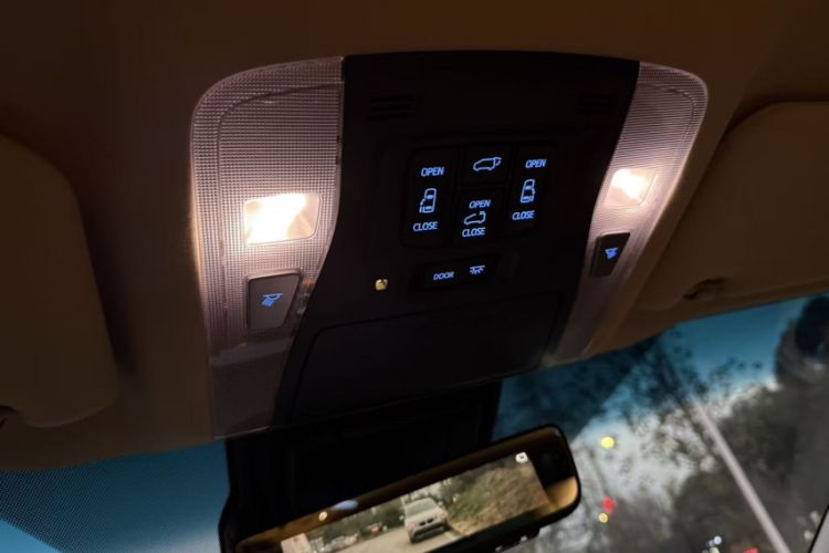 Used Toyota Vellfire 2019 Dual-Engine 2.5L HV Prestige Edition Interior 9