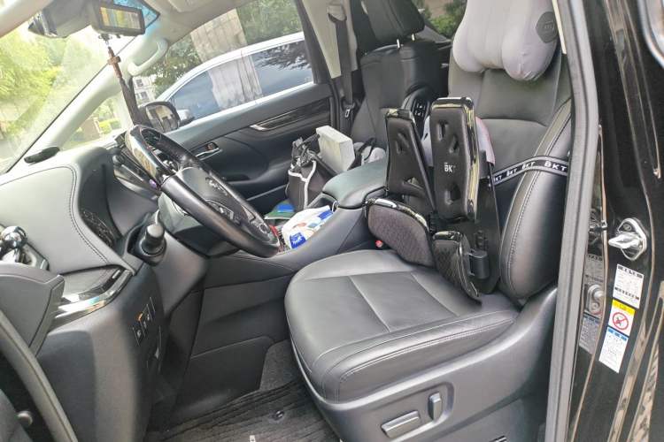 Used Toyota Vellfire 2019 Dual-Engine 2.5L HV Luxury Edition Left Front Seat