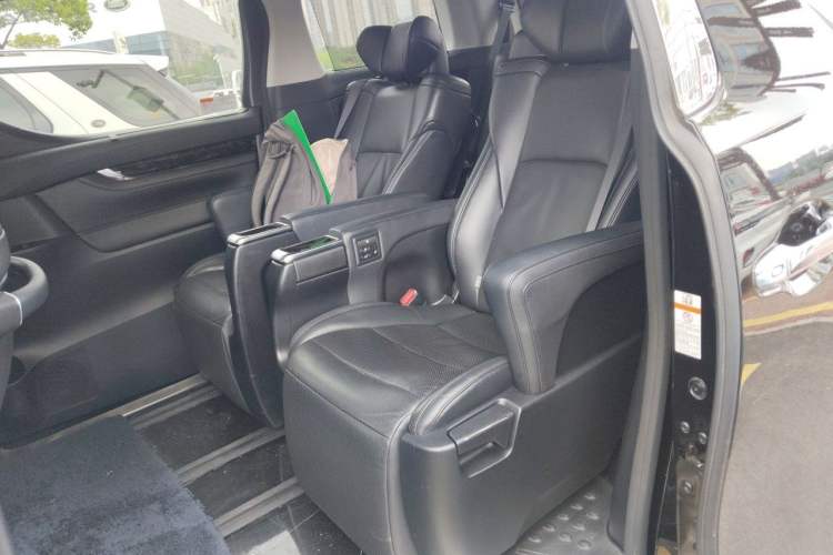 Used Toyota Vellfire 2019 Dual-Engine 2.5L HV Luxury Edition Left Rear Seat