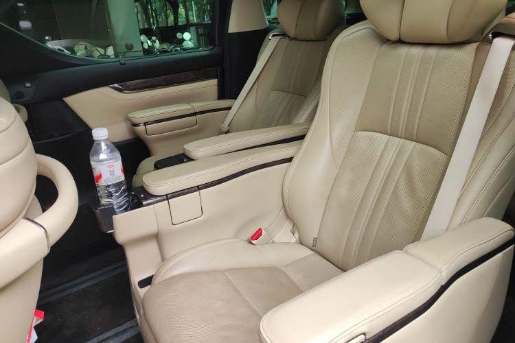 Used Toyota Vellfire 2019 Dual-Engine 2.5L HV Prestige Edition Left Rear Seat