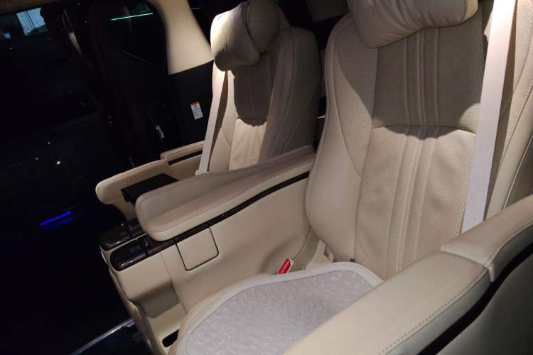 Used Toyota Vellfire 2019 Dual-Engine 2.5L HV Prestige Edition Left Rear Seat