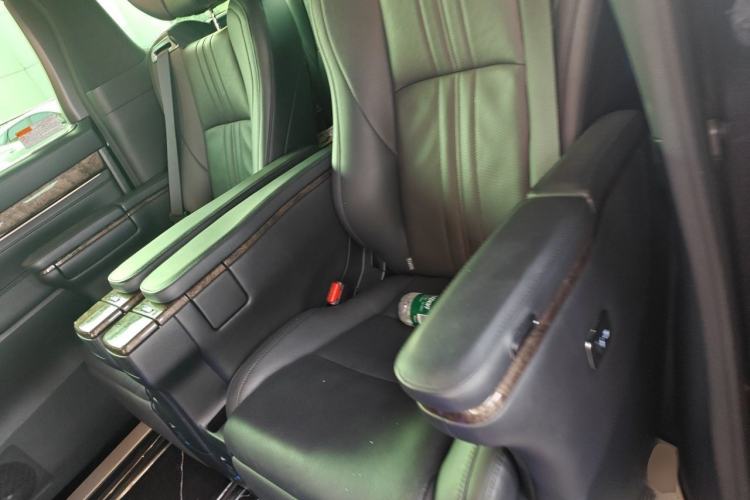 Used Toyota Vellfire 2019 Dual-Engine 2.5L HV Prestige Edition Left Rear Seat