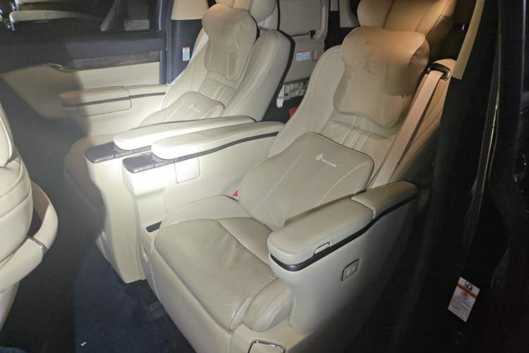 Used Toyota Vellfire 2019 Dual-Engine 2.5L HV Prestige Edition Left Rear Seat