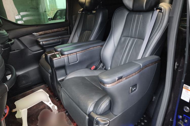 Used Toyota Vellfire 2019 Dual-Engine 2.5L HV Prestige Edition Left Rear Seat