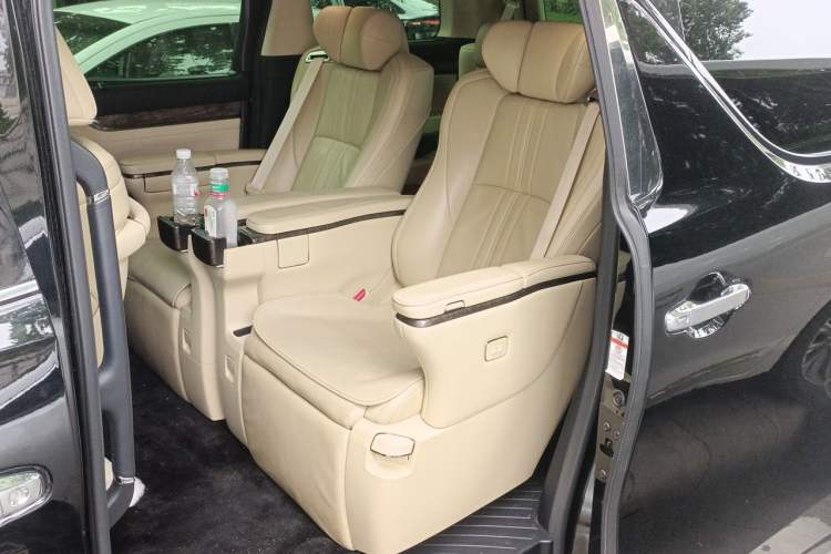 Used Toyota Vellfire 2019 Dual-Engine 2.5L HV Prestige Edition Left Rear Seat