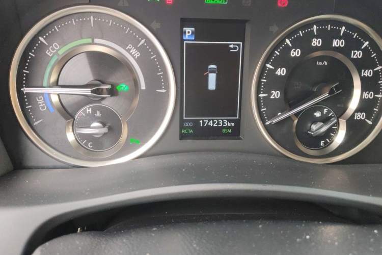 Used Toyota Vellfire 2019 Dual-Engine 2.5L HV Luxury Edition Odometer Close Up