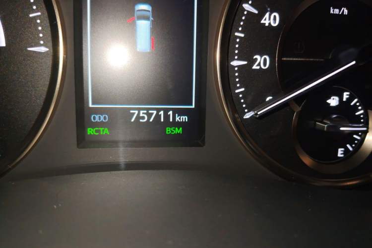 Used Toyota Vellfire 2019 Dual-Engine 2.5L HV Prestige Edition Odometer Close Up