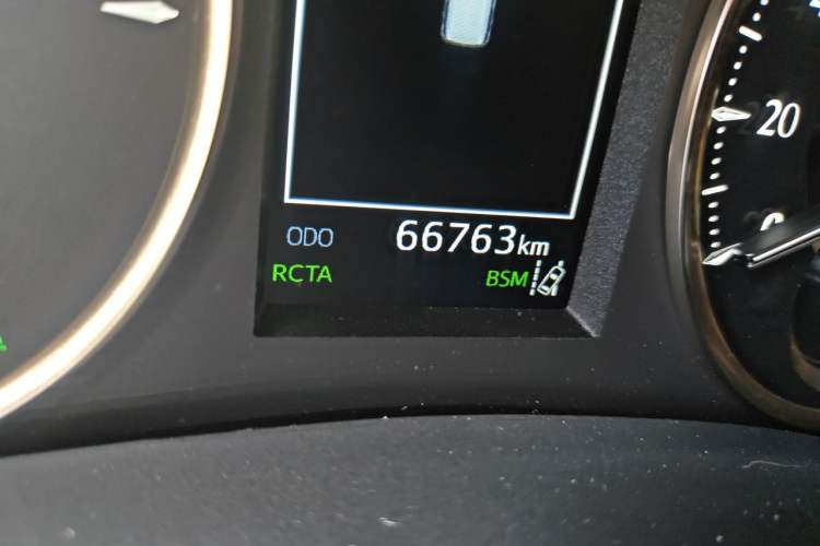 Used Toyota Vellfire 2019 Dual-Engine 2.5L HV Luxury Edition Odometer Close Up