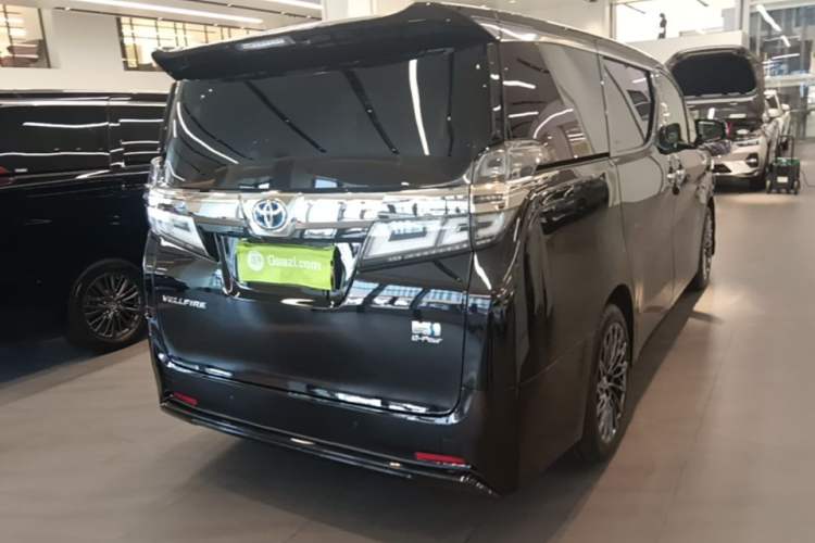 Used Toyota Vellfire 2019 Dual-Engine 2.5L HV Luxury Edition Rear Right 45 Deg