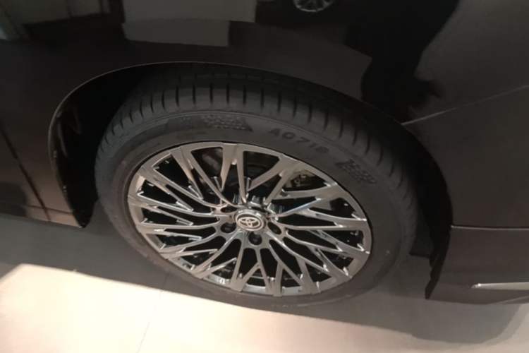 Used Toyota Vellfire 2019 Dual-Engine 2.5L HV Luxury Edition Right Front Wheel Hub
