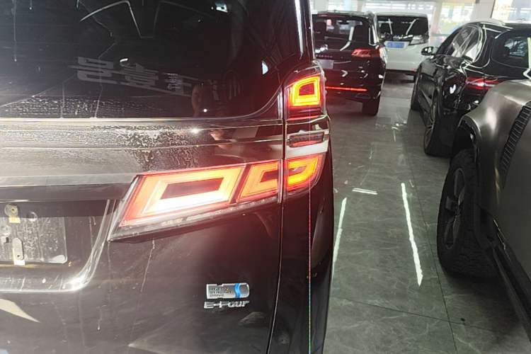 Used Toyota Vellfire 2019 Dual-Engine 2.5L HV Luxury Edition Right Rear Taillight