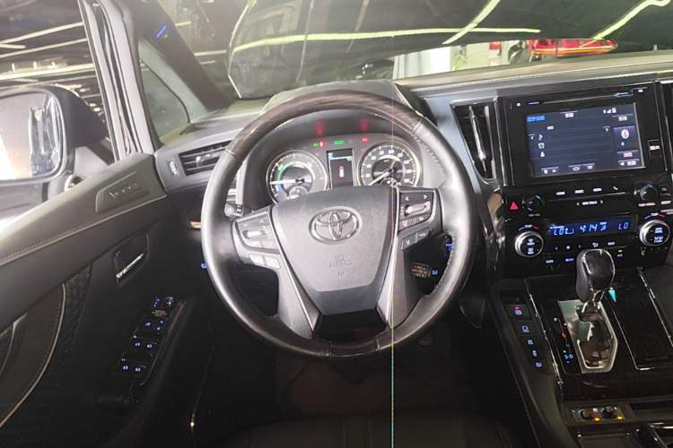 Used Toyota Vellfire 2019 Dual-Engine 2.5L HV Luxury Edition Steering Wheel