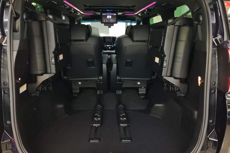Used Toyota Vellfire 2019 Dual-Engine 2.5L HV Prestige Edition Trunk
