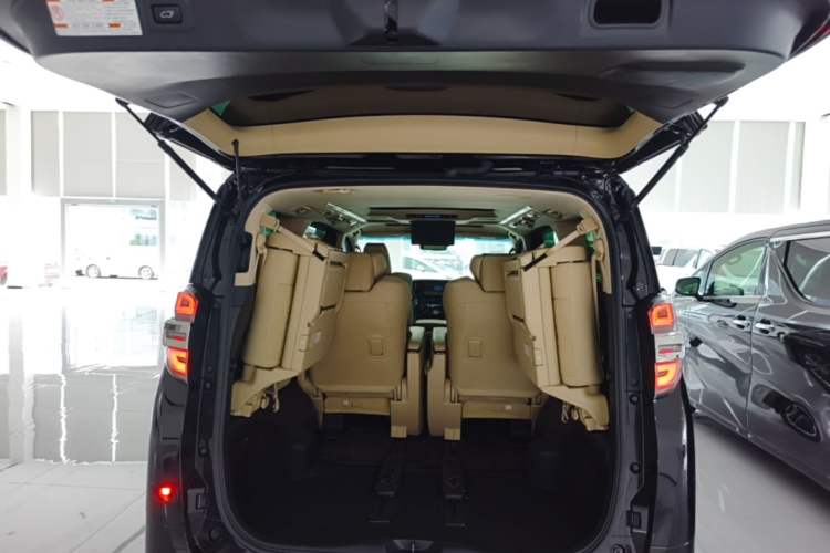 Used Toyota Vellfire 2019 Dual-Engine 2.5L HV Prestige Edition Trunk