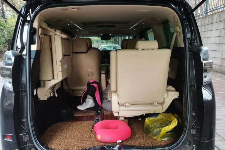 Used Toyota Vellfire 2019 Dual-Engine 2.5L HV Prestige Edition Trunk