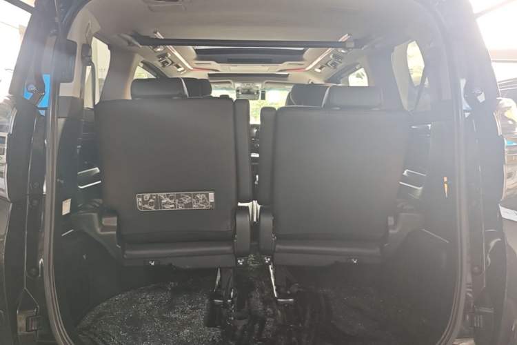 Used Toyota Vellfire 2019 Dual-Engine 2.5L HV Luxury Edition Trunk
