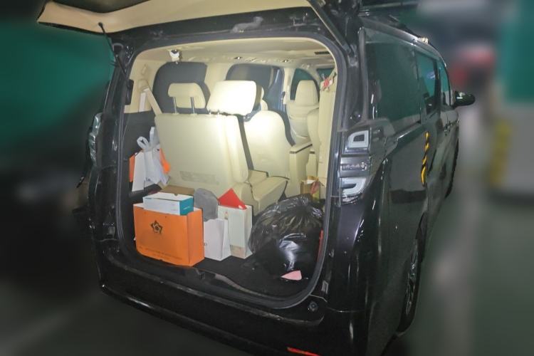 Used Toyota Vellfire 2019 Dual-Engine 2.5L HV Prestige Edition Trunk