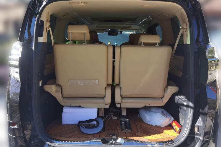 Used Toyota Vellfire 2019 Dual-Engine 2.5L HV Prestige Edition Trunk