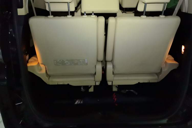 Used Toyota Vellfire 2019 Dual-Engine 2.5L HV Prestige Edition Trunk