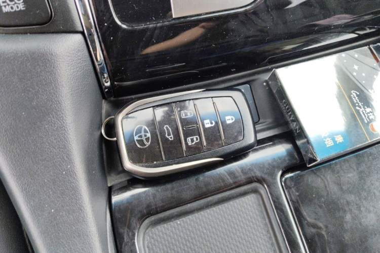 Used Toyota Vellfire 2019 Dual-Engine 2.5L HV Luxury Edition Vehicle Key