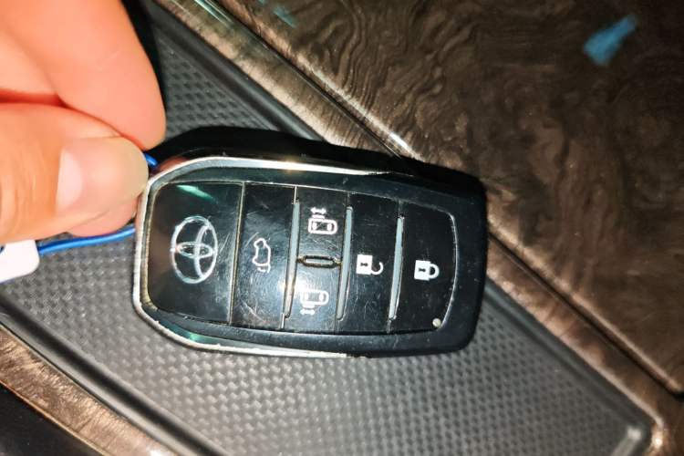 Used Toyota Vellfire 2019 Dual-Engine 2.5L HV Prestige Edition Vehicle Key