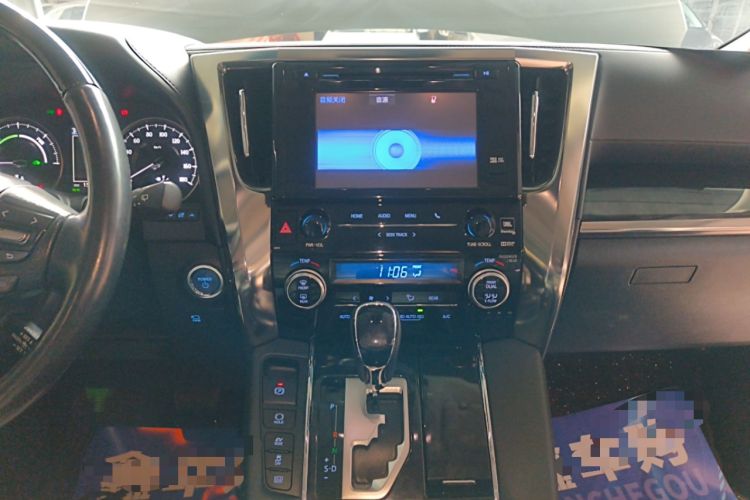 Used Toyota Vellfire 2019 Dual-Engine 2.5L HV Luxury Edition Audio And AC Panel