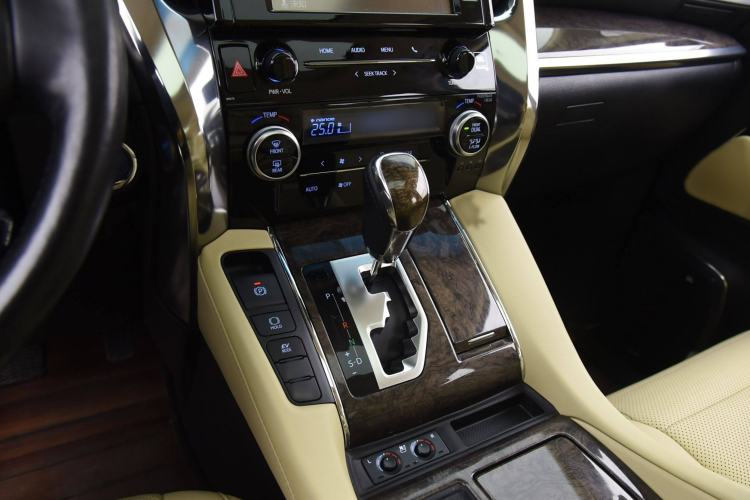 Used Toyota Vellfire 2019 Dual-Engine 2.5L HV Prestige Edition Audio And AC Panel