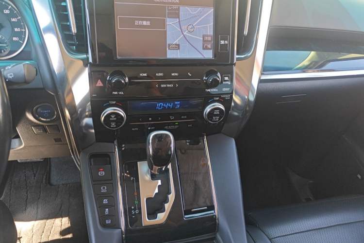 Used Toyota Vellfire 2019 Dual-Engine 2.5L HV Luxury Edition Audio And AC Panel