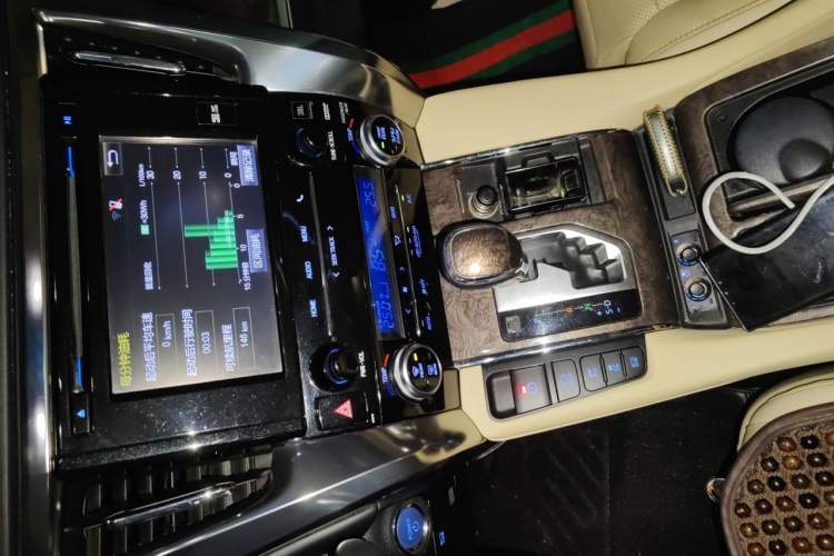 Used Toyota Vellfire 2019 Dual-Engine 2.5L HV Prestige Edition Audio And AC Panel