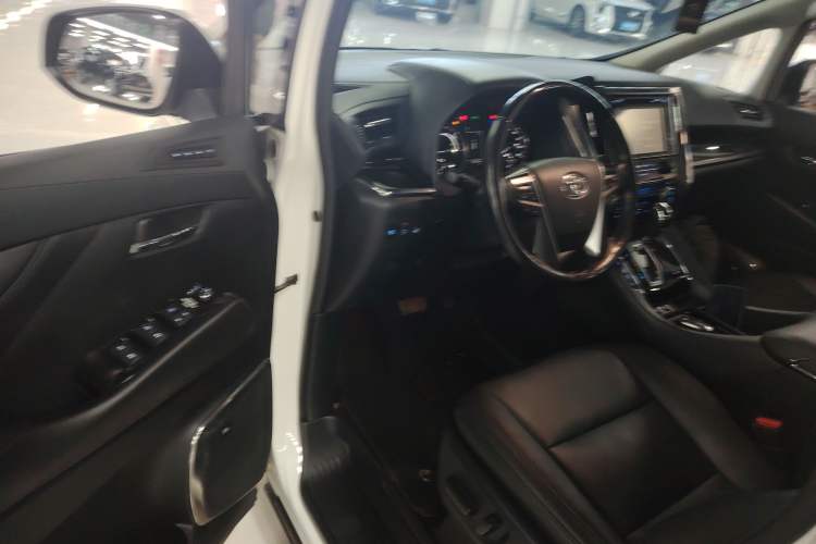 Used Toyota Vellfire 2019 Dual-Engine 2.5L HV Luxury Edition Driver Seat