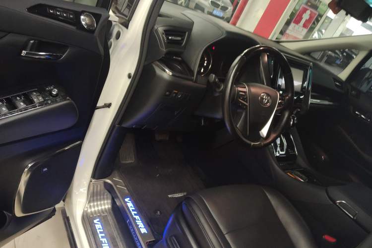 Used Toyota Vellfire 2019 Dual-Engine 2.5L HV Luxury Edition Driver Seat