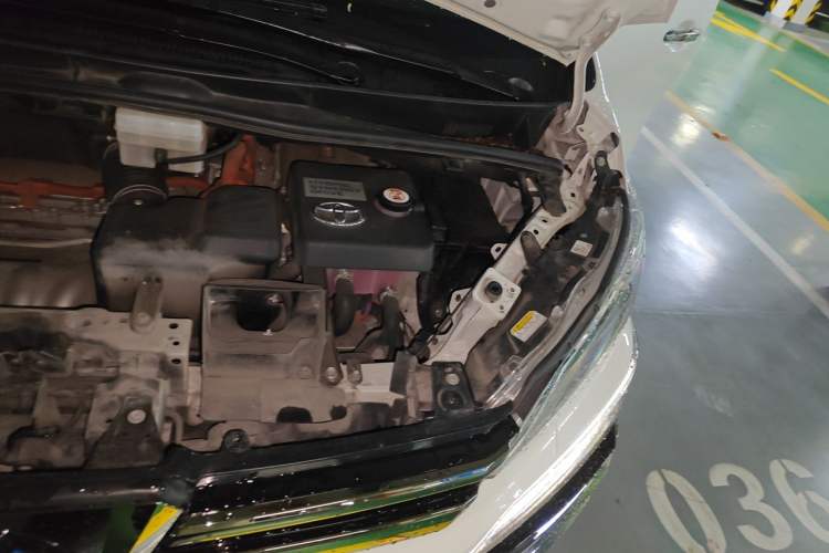 Used Toyota Vellfire 2019 Dual-Engine 2.5L HV Luxury Edition Engine Bay Left
