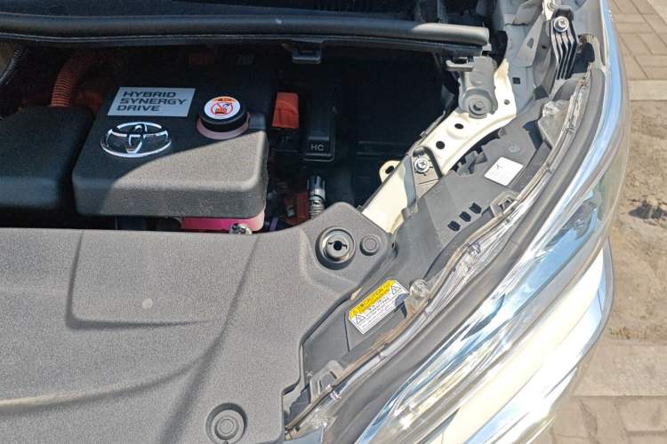 Used Toyota Vellfire 2019 Dual-Engine 2.5L HV Luxury Edition Engine Bay Left
