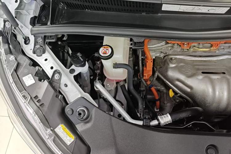 Used Toyota Vellfire 2019 Dual-Engine 2.5L HV Luxury Edition Engine Bay Right