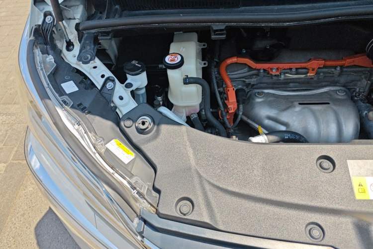 Used Toyota Vellfire 2019 Dual-Engine 2.5L HV Luxury Edition Engine Bay Right