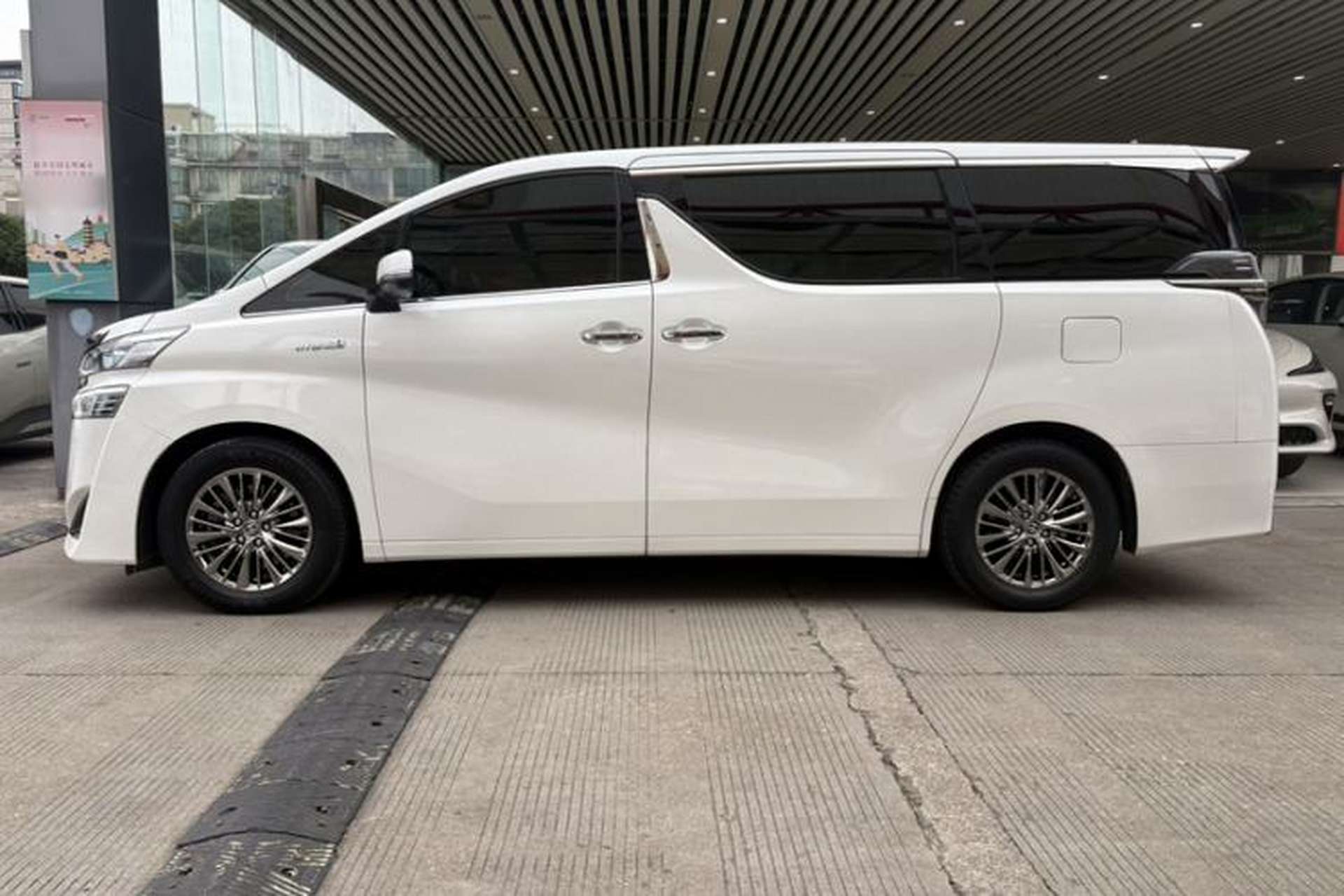 Used Toyota Vellfire 2019 Dual-Engine 2.5L HV Prestige Edition Exterior 1