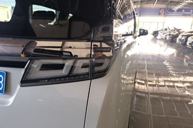 Used Toyota Vellfire 2019 Dual-Engine 2.5L HV Luxury Edition Exterior 3