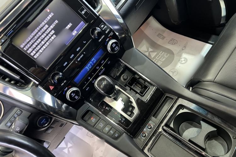 Used Toyota Vellfire 2019 Dual-Engine 2.5L HV Luxury Edition Exterior 5