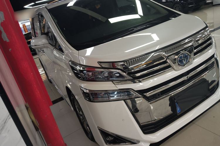 Used Toyota Vellfire 2019 Dual-Engine 2.5L HV Luxury Edition Front Right 45 Deg