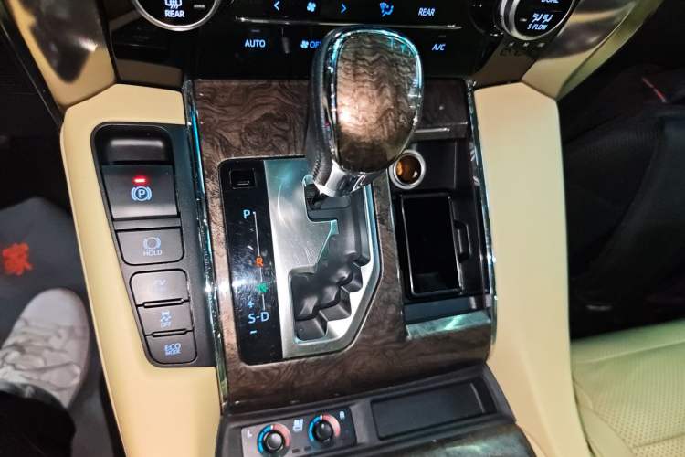 Used Toyota Vellfire 2019 Dual-Engine 2.5L HV Prestige Edition Gear Lever