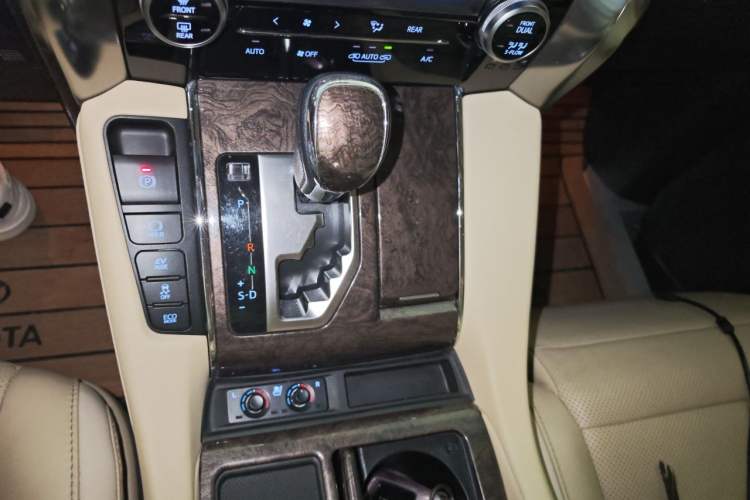 Used Toyota Vellfire 2019 Dual-Engine 2.5L HV Prestige Edition Gear Lever