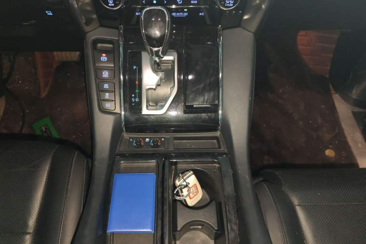Used Toyota Vellfire 2019 Dual-Engine 2.5L HV Luxury Edition Gear Lever