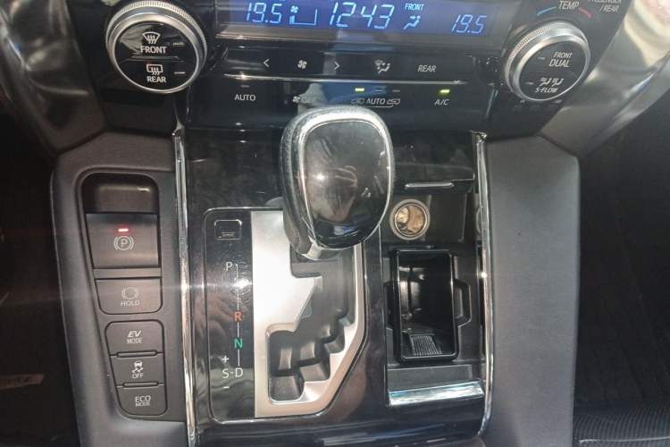 Used Toyota Vellfire 2019 Dual-Engine 2.5L HV Luxury Edition Gear Lever