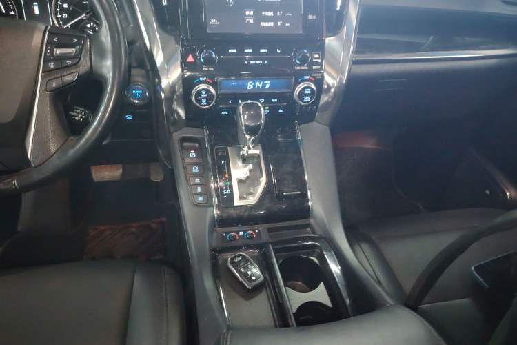 Used Toyota Vellfire 2019 Dual-Engine 2.5L HV Luxury Edition Gear Lever