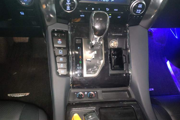 Used Toyota Vellfire 2019 Dual-Engine 2.5L HV Luxury Edition Gear Lever