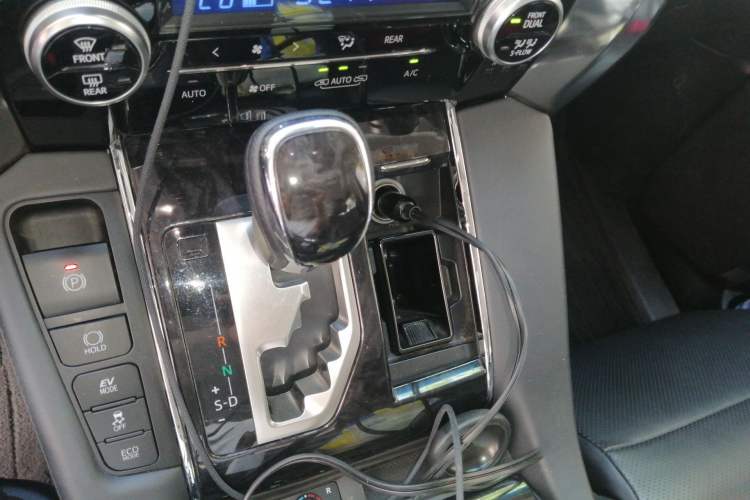 Used Toyota Vellfire 2019 Dual-Engine 2.5L HV Luxury Edition Gear Lever