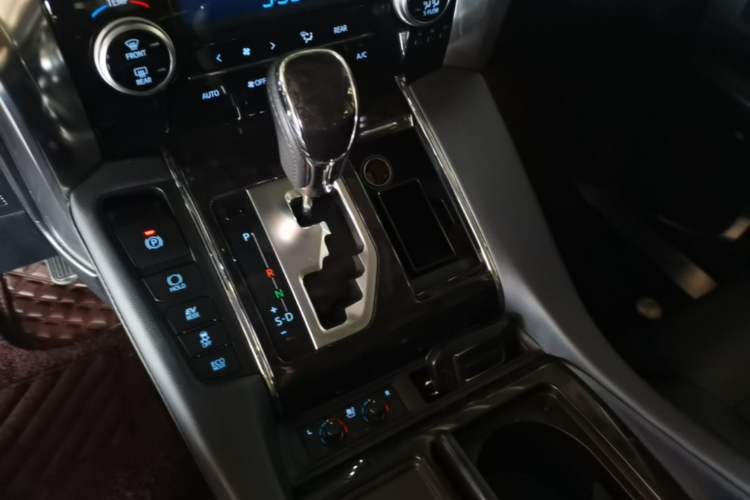 Used Toyota Vellfire 2019 Dual-Engine 2.5L HV Luxury Edition Gear Lever
