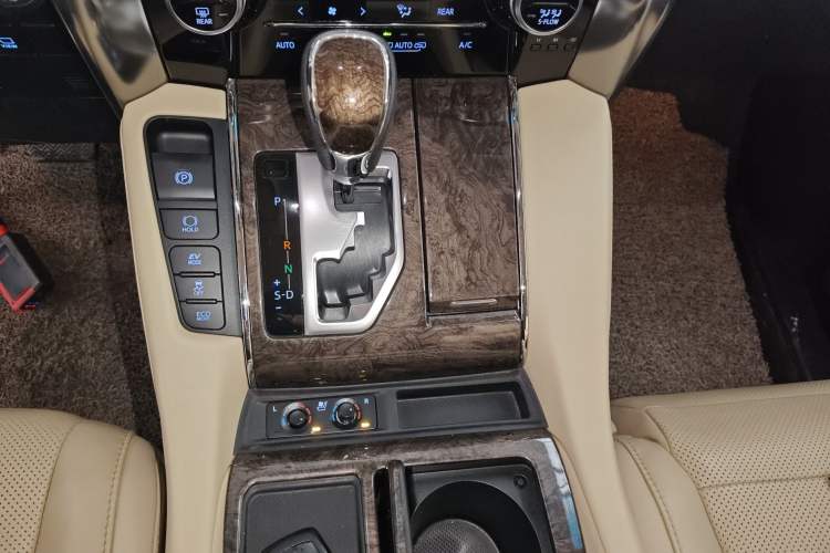 Used Toyota Vellfire 2019 Dual-Engine 2.5L HV Prestige Edition Gear Lever